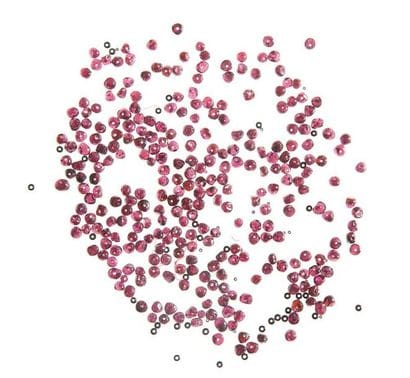 Lot de perles de grenats. Poids total: 193...