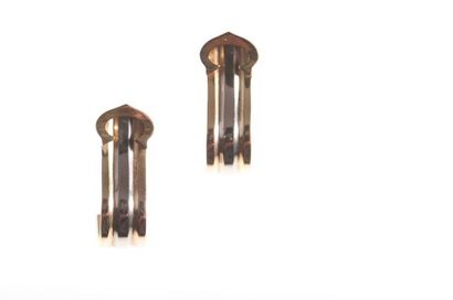 CARTIER
Paire de boucles d'oreilles en trois...