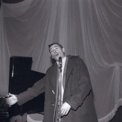 Francis APESTEGUY (né en 1952)
Jacques Brel,...
