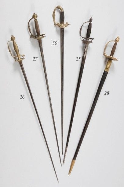 Épée de cour.
Monture en laiton ciselé de...