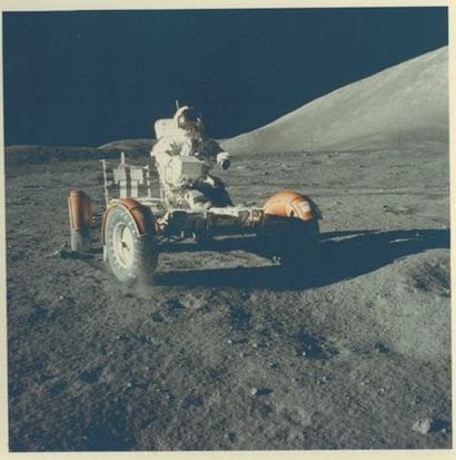 APOLLO XVII
L'astronaute Eugene CERNAN conduisant...