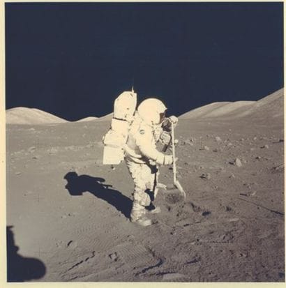 APOLLO XVII
L'astronaute Harrison SCHMITT...