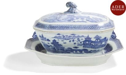 CHINE - Fin Époque QIANLONG 
(1736 - 1795)
Soupière...