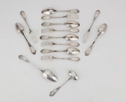 Partie de ménagère en argent modèle feuillagé...