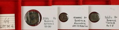 LOT de 4 monnaies en bronze dont demi-follis...