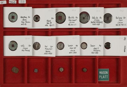 LOT de 44 monnaies, principalement en argent :...
