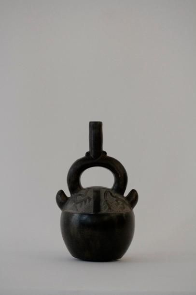 Vase en étrier en forme de cactus avec deux...