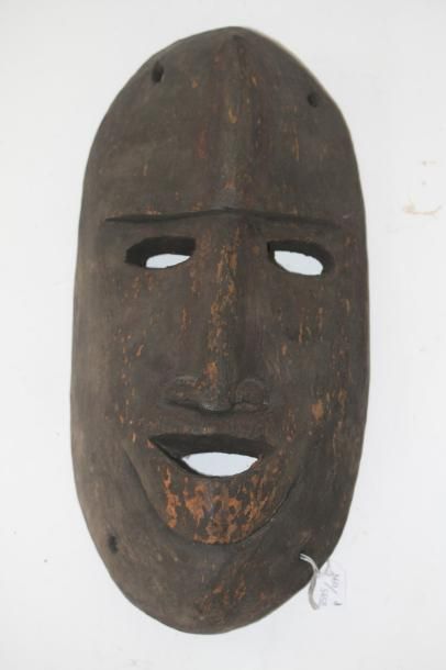Ancien masque à nez applati PNG

Le Gué