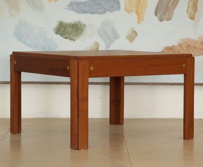 Illum WIKKELSO (1919-1999)

TABLE BASSE en...