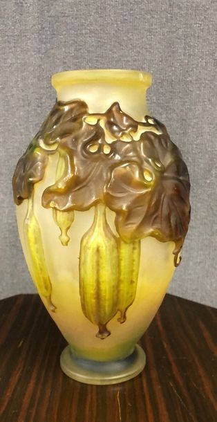 Etablissements GALLE 

VASE AUX CORNICHONS

Verre...