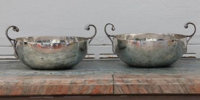 PAIRE DE COUPES RONDES

Portugal Seconde...
