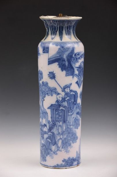 VASE balustre 

XVIIIème Siècle 

Faïence...