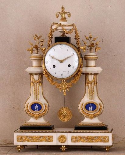 PENDULE PORTIQUE

Epoque Louis XVI 

Marbre...