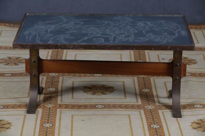 TABLE BASSE 

Dans le gout de la Maison JANSEN

Circa...