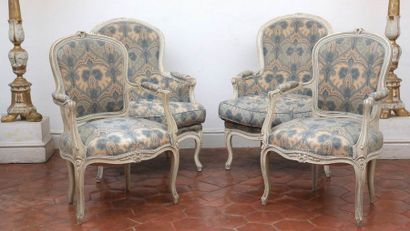 PAIRE DE BERGERES ET PAIRE DE FAUTEUILS CABRIOLET

Style...