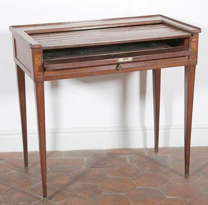 PETIT BUREAU à glissière

Fin de l'Epoque...