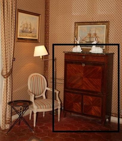 SECRETAIRE

Epoque Louis XVI

Bois de placage...
