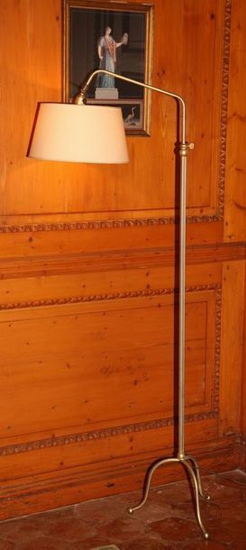 PAIRE DE LAMPADAIRES

Circa 1960

Laiton...
