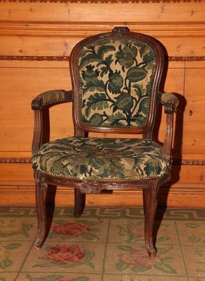FAUTEUIL CABRIOLET

Transition des Epoques...