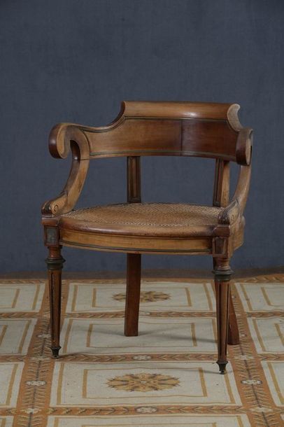 FAUTEUIL DE BUREAU canné à dossier gondole

Style...