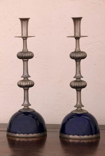 CHRISTIAN DIOR - PAIRE DE BOUGEOIRS 

Circa...