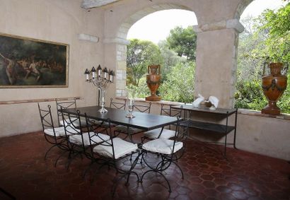 MOBILIER DE SALLE A MANGER D'EXTERIEUR

Circa...