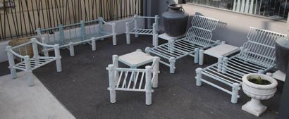 Important MOBILIER DE TERRASSE

Moderne

Monture...