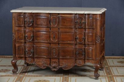 COMMODE ARBALETE 

Provence XVIIIème Siècle...