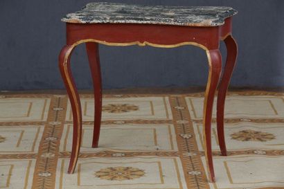 PETITE TABLE VOLANTE 

Style Louis XV - XXème...