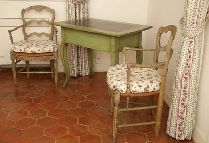 ENSEMBLE D'UNE TABLE A ECRIRE ET DE DEUX...