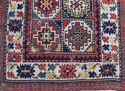 CAUCASE - DEUX TAPIS anciens

Laine nouée...