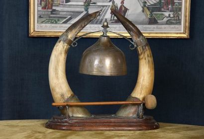 GONG

Angleterre Epoque Edouardienne ou postèrieure

Cornes...