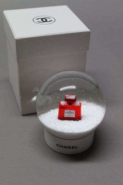 CHANEL

Boule de neige 