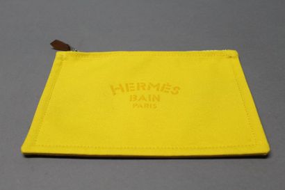 HERMES Paris Bain

Pochette 