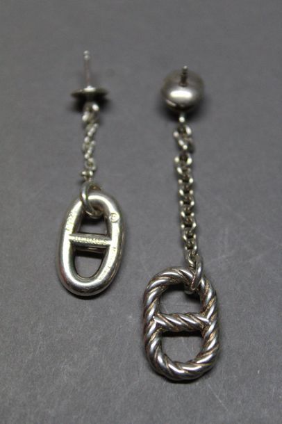 HERMES Paris made in France

Paire de pendants...