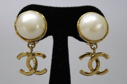 CHANEL par Karl Lagerfeld

Collection Prêt-à-porter...