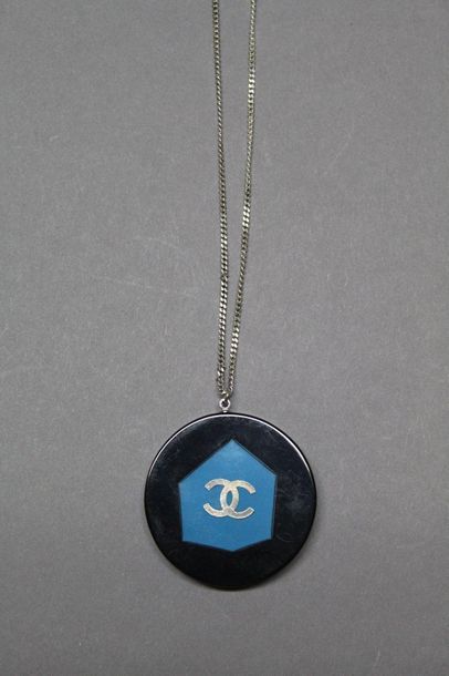 CHANEL par Karl Lagerfeld - Collection Prêt-à-porter...
