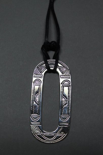 HERMES Paris made in Niger - Ligne Touareg

Pendentif...