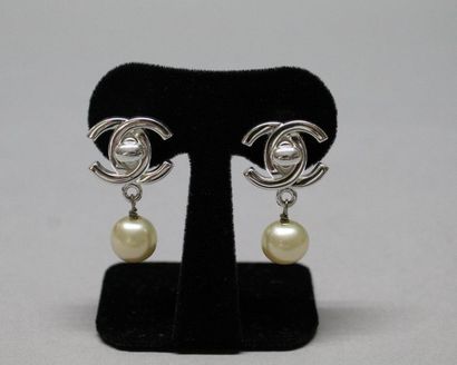 CHANEL par Karl Lagerfeld

Collection Prêt-à-porter...