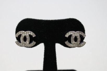 CHANEL par Karl Lagerfeld

Collection Prêt-à-porter...