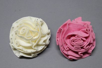 Sonia RYKIEL

Lot de deux broches fleurs...