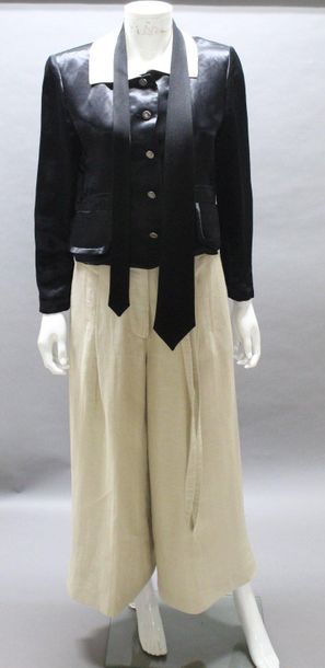 Sonia RYKIEL 

Lot composé d'une veste courte...