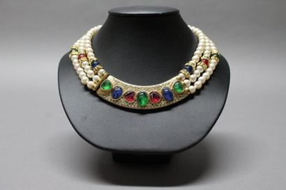Bijoux CASCIO

Ras de cou trois rangs de...