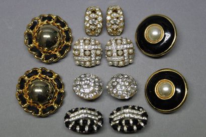 Anonyme

Lot de six paires de clips d'oreille...