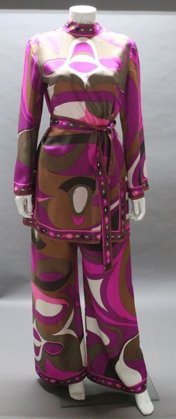 Emilio PUCCI 

Ensemble en soie imprimée...
