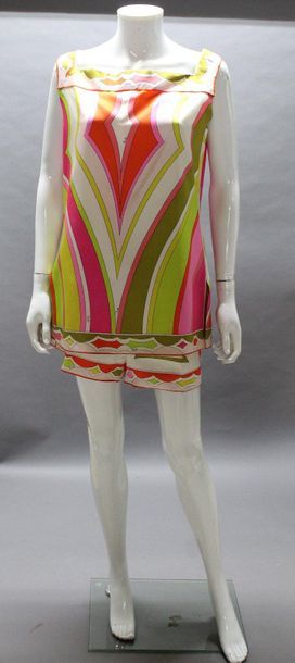 Emilio PUCCI 

Ensemble en soie imprimée...