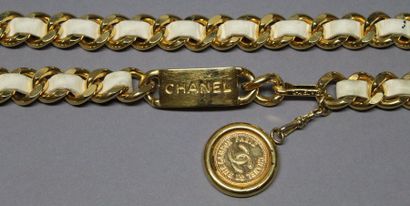 CHANEL par Karl Lagerfeld circa 1990

Ceinture...