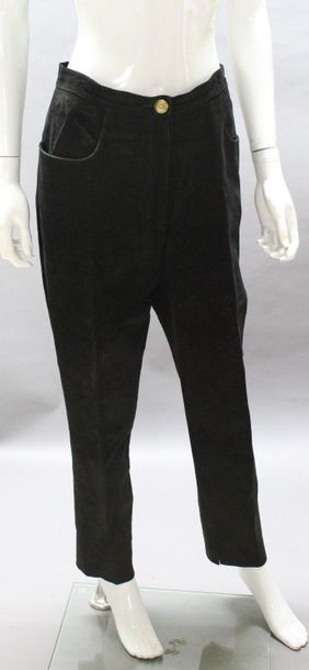 Guy LAROCHE, CACHAREL

Lot composé d'une...