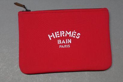 HERMES Paris Bain

Trousse 