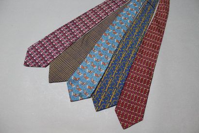 HERMES Paris

Lot de cinq cravates en twill...